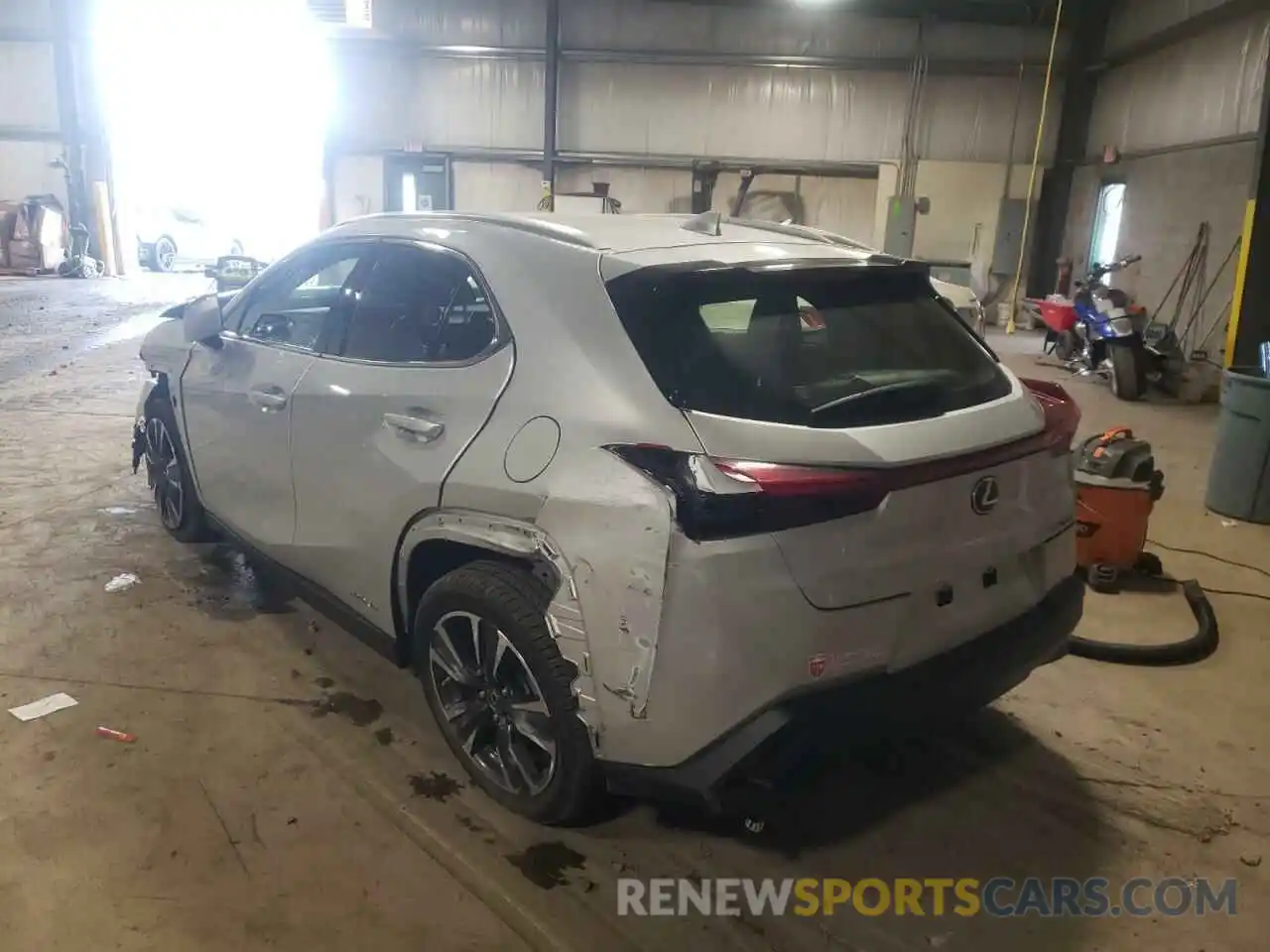 3 Фотография поврежденного автомобиля JTHX9JBH3L2033739 LEXUS UX 250H 2020