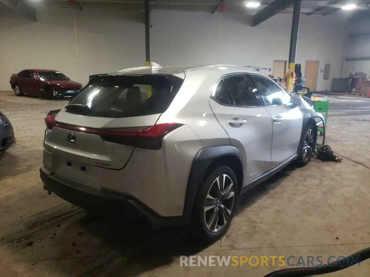 4 Фотография поврежденного автомобиля JTHX9JBH3L2033739 LEXUS UX 250H 2020