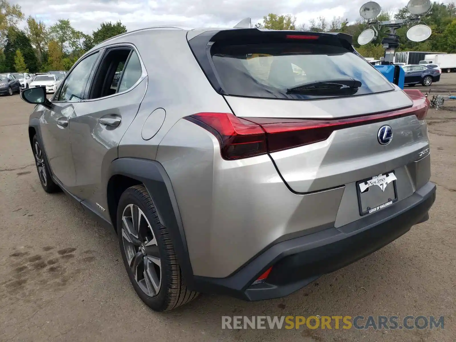 3 Photograph of a damaged car JTHX9JBH6L2033847 LEXUS UX 250H 2020