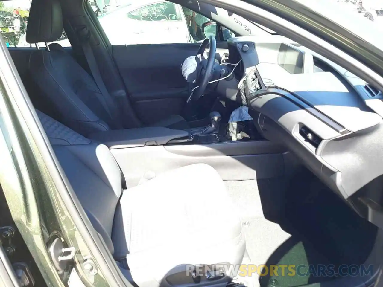 5 Photograph of a damaged car JTHX9JBH7L2032710 LEXUS UX 250H 2020