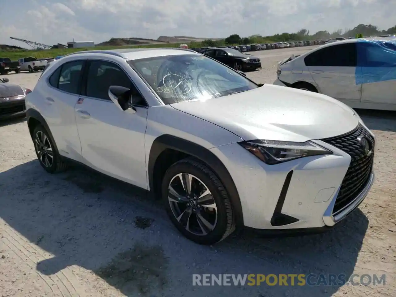 1 Фотография поврежденного автомобиля JTHX9JBH7L2036188 LEXUS UX 250H 2020