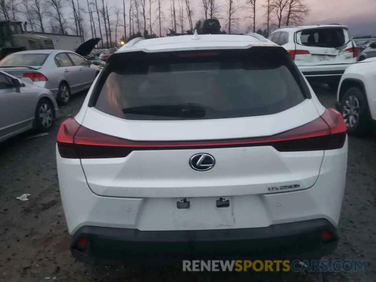 6 Photograph of a damaged car JTHX9JBH9L2027895 LEXUS UX 250H 2020