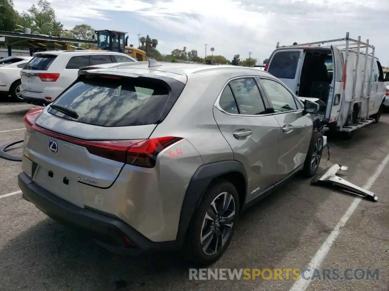 4 Фотография поврежденного автомобиля JTHX9JBHXL2032555 LEXUS UX 250H 2020