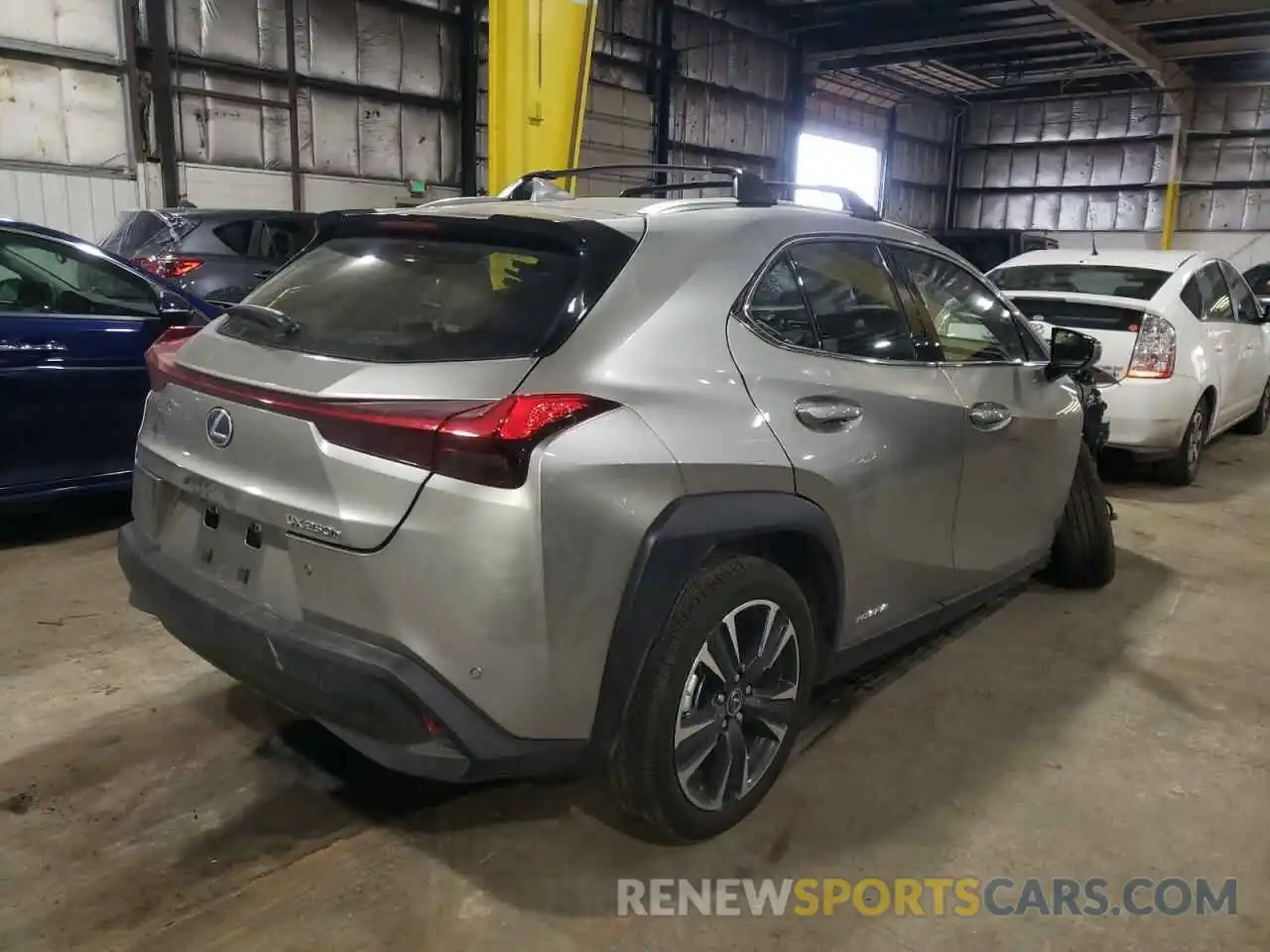 4 Фотография поврежденного автомобиля JTHL9JBH1M2051785 LEXUS UX 250H 2021