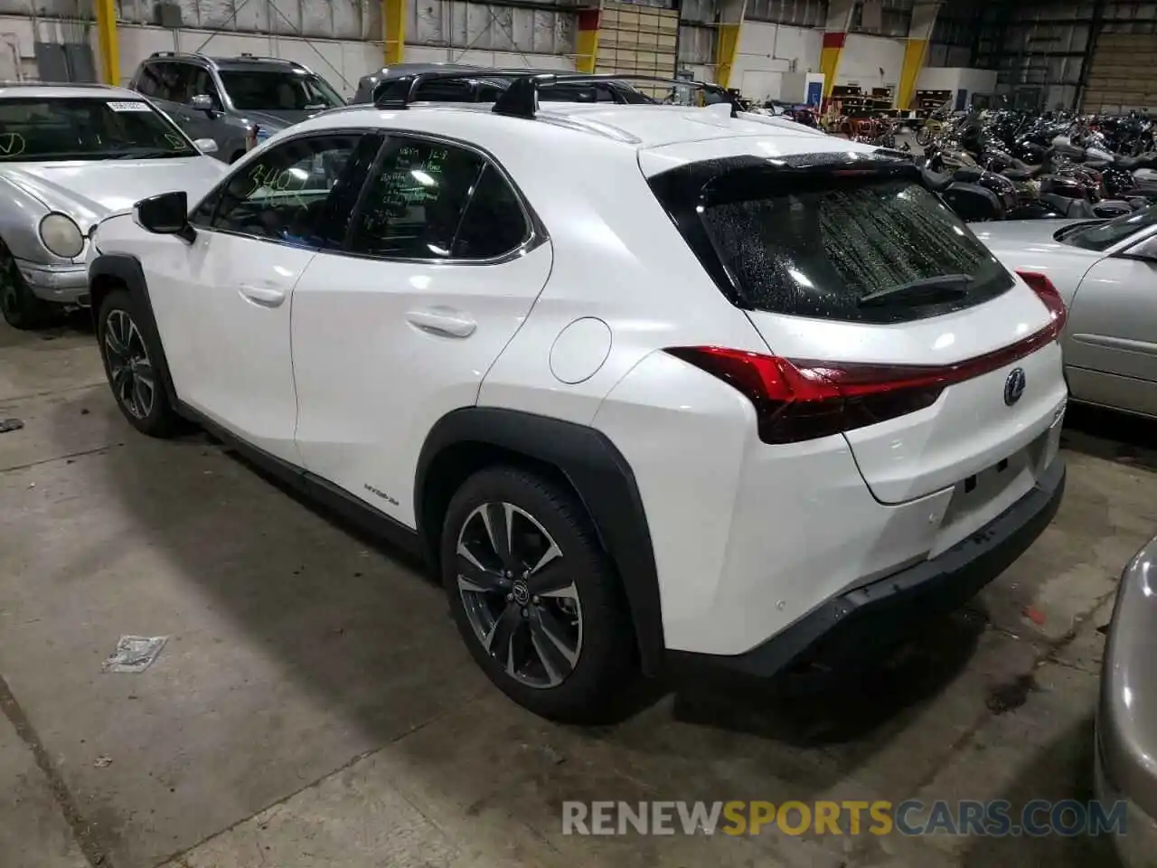 3 Фотография поврежденного автомобиля JTHL9JBH7M2048602 LEXUS UX 250H 2021