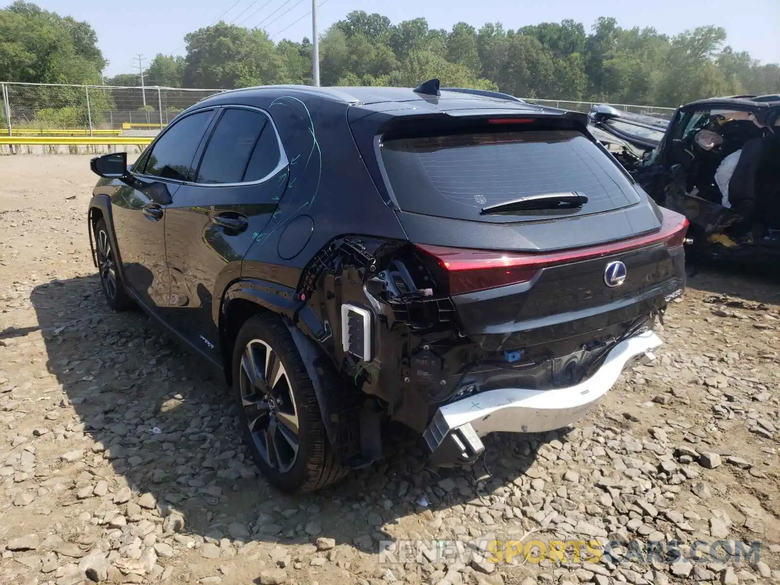 3 Фотография поврежденного автомобиля JTHP9JBH1M2042666 LEXUS UX 250H 2021