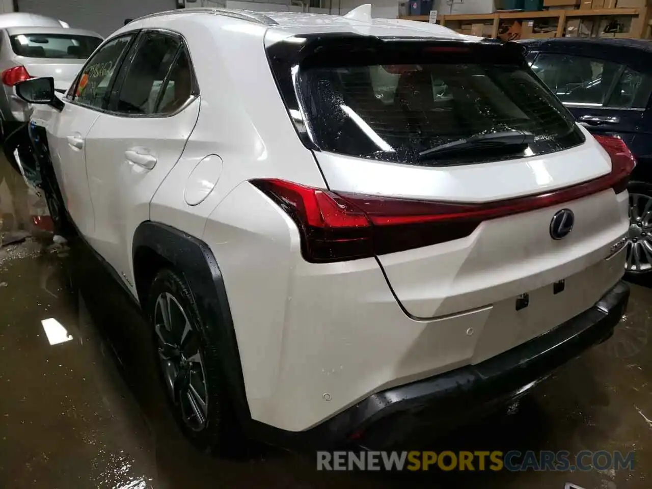 3 Фотография поврежденного автомобиля JTHP9JBH1M2042750 LEXUS UX 250H 2021