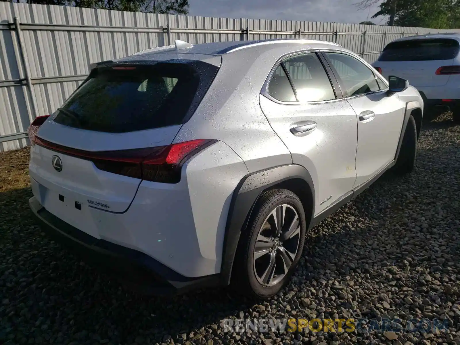 4 Фотография поврежденного автомобиля JTHP9JBH8M2043331 LEXUS UX 250H 2021