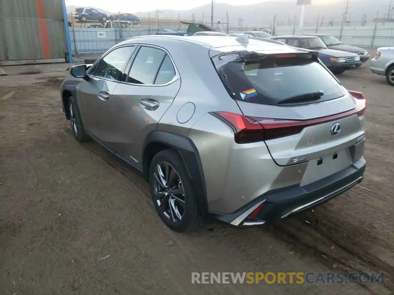 3 Фотография поврежденного автомобиля JTHR9JBH9M2043394 LEXUS UX 250H 2021