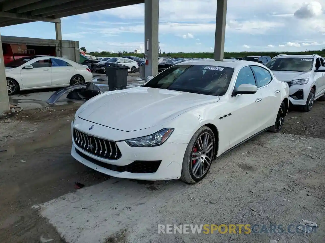 2 Photograph of a damaged car ZAM57YSA0K1308672 MASERATI ALL MODELS 2019