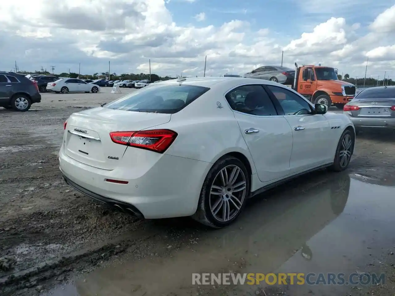 4 Photograph of a damaged car ZAM57YSA0K1308672 MASERATI ALL MODELS 2019