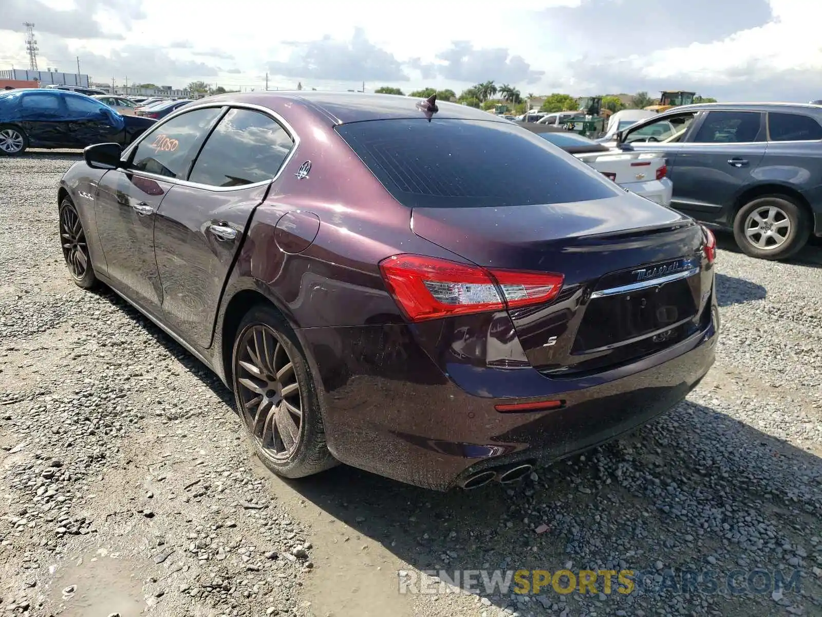 3 Photograph of a damaged car ZAM57YSA2K1320225 MASERATI ALL MODELS 2019