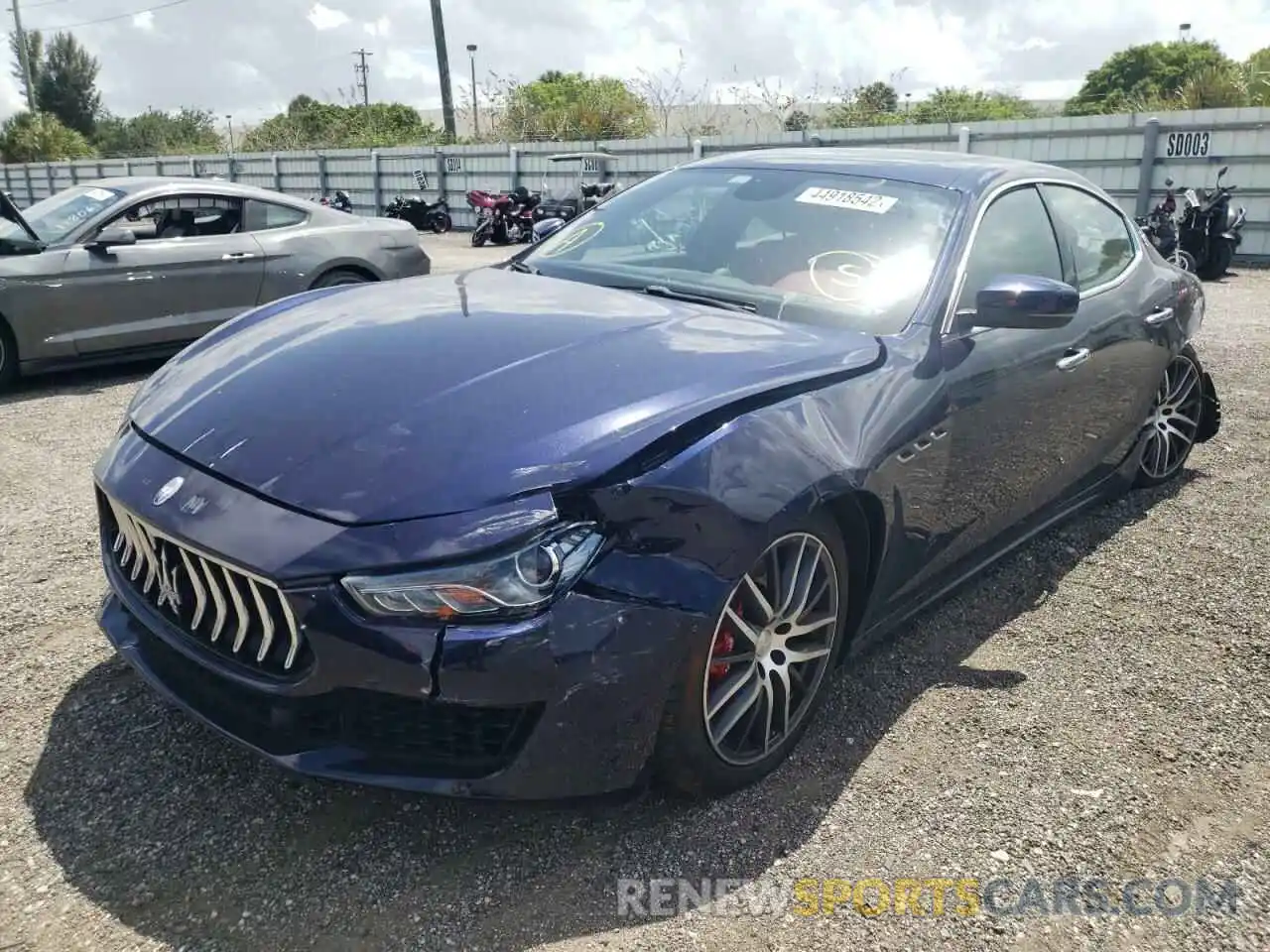 2 Photograph of a damaged car ZAM57YSAXK1314222 MASERATI ALL MODELS 2019