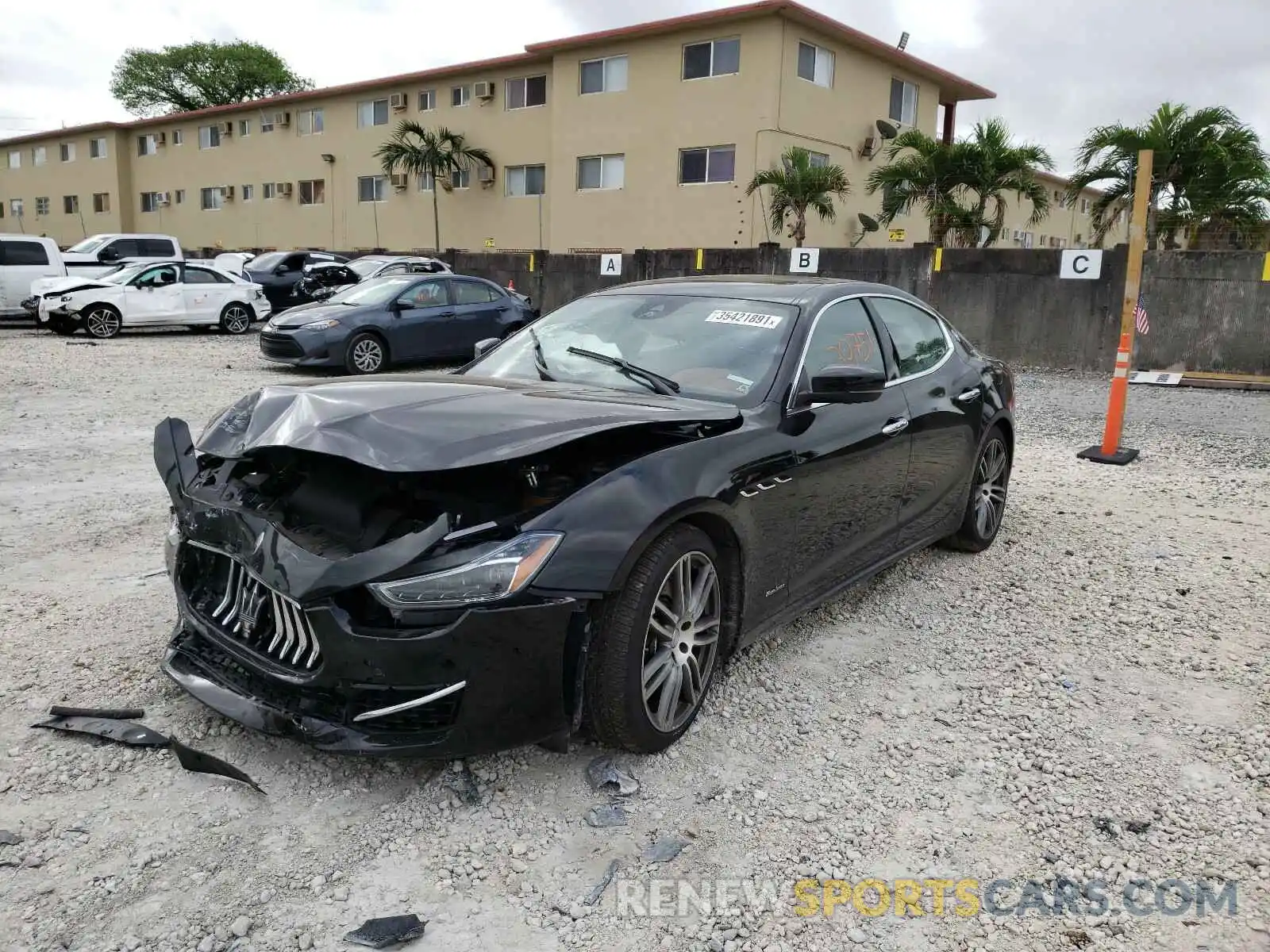 2 Photograph of a damaged car ZAM57YSL6K1311030 MASERATI ALL MODELS 2019