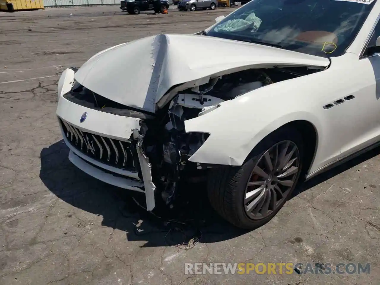 9 Photograph of a damaged car ZAM57YTA3K1314450 MASERATI ALL MODELS 2019