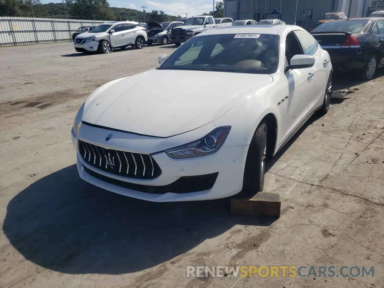 2 Photograph of a damaged car ZAM57YTA8K1308501 MASERATI ALL MODELS 2019