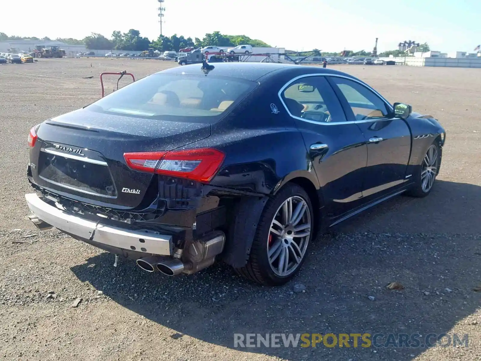 4 Photograph of a damaged car ZAM57YTL0K1324905 MASERATI ALL MODELS 2019