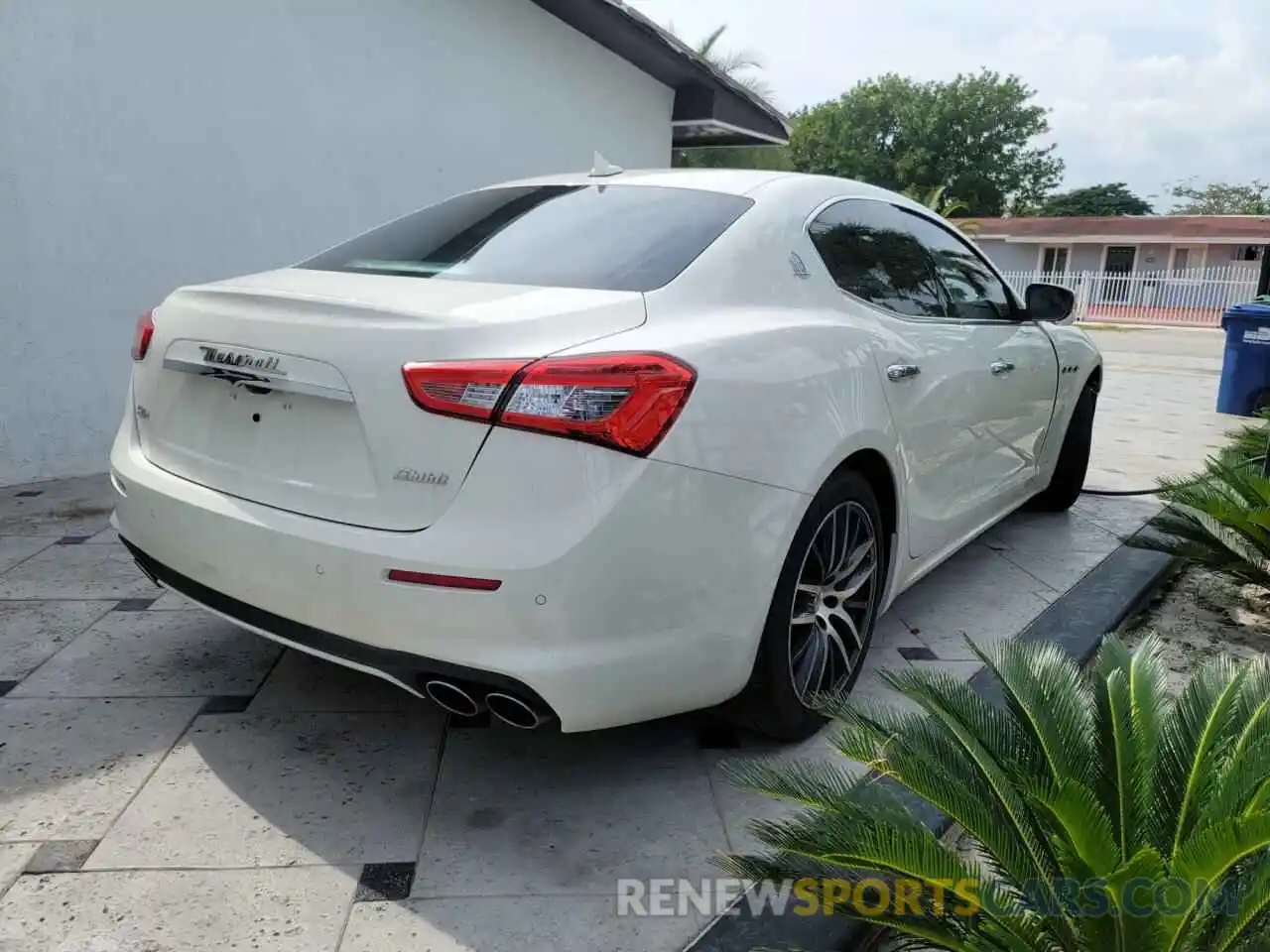 4 Фотография поврежденного автомобиля ZAM57YTL8K1328331 MASERATI ALL MODELS 2019