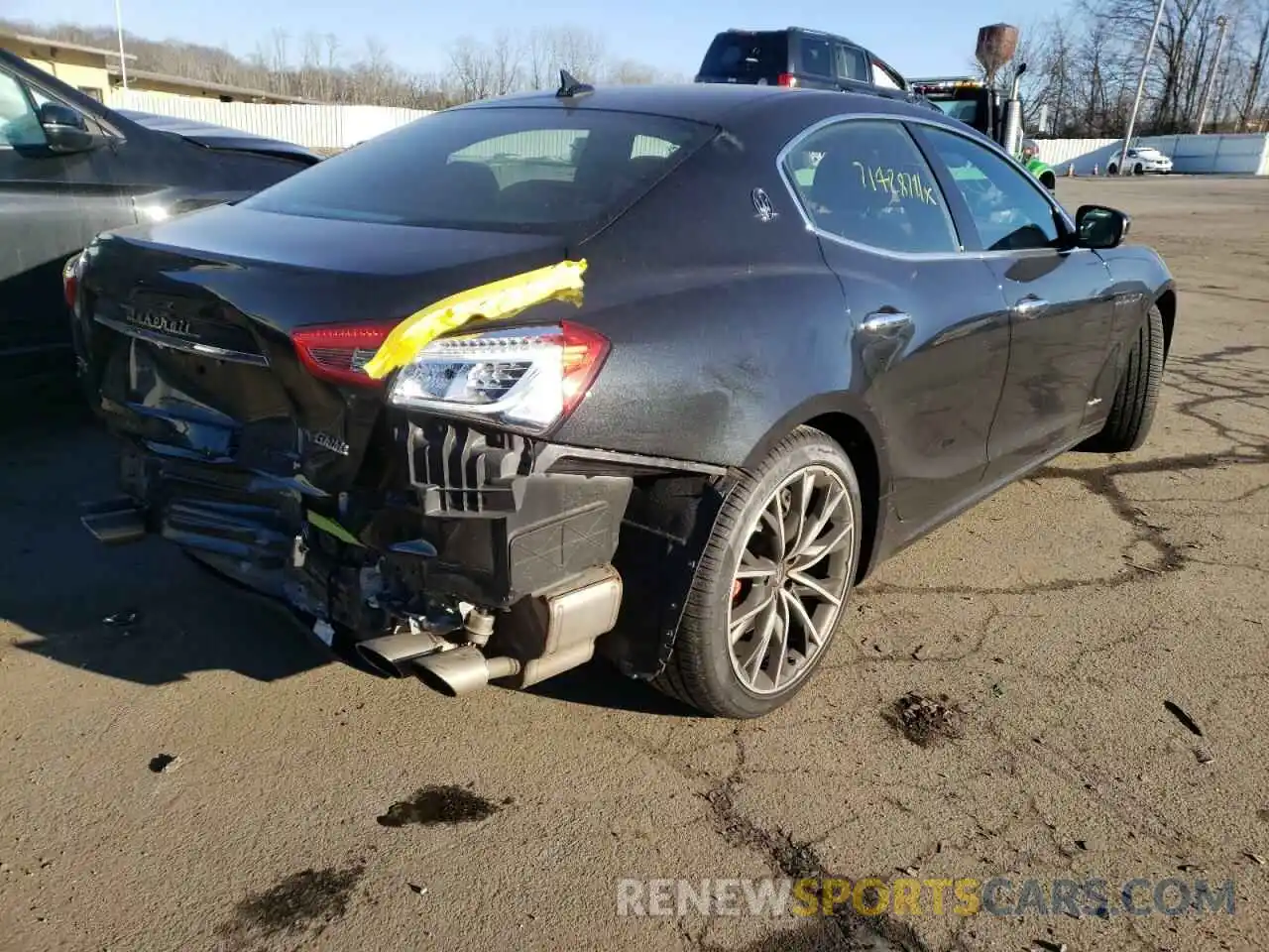 4 Photograph of a damaged car ZAM57YTLXK1317735 MASERATI ALL MODELS 2019