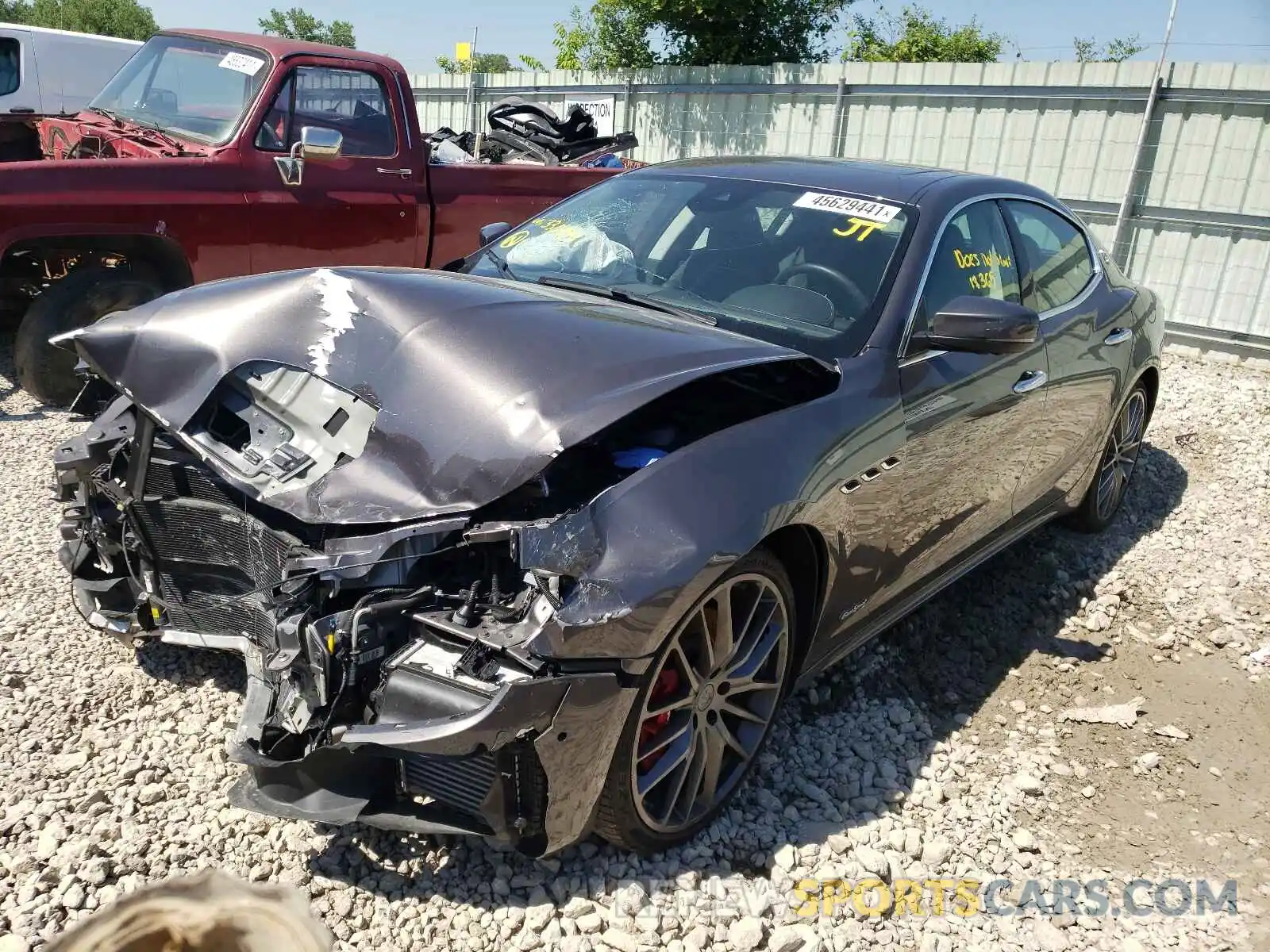 2 Photograph of a damaged car ZAM57YTSXK1336454 MASERATI ALL MODELS 2019