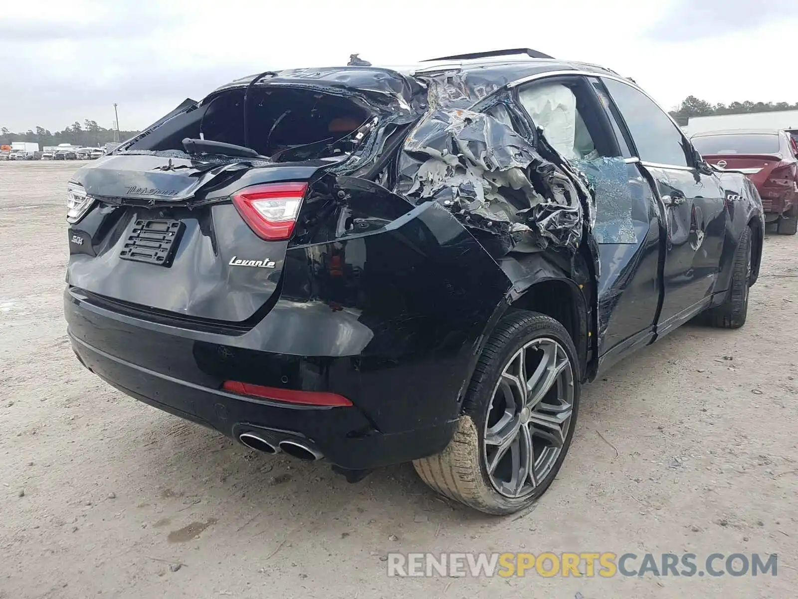 4 Photograph of a damaged car ZN661YUA0KX308268 MASERATI ALL MODELS 2019