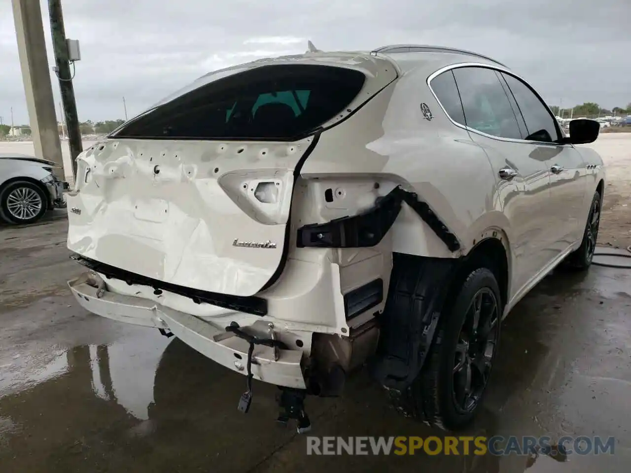 4 Photograph of a damaged car ZN661YUA1KX308263 MASERATI ALL MODELS 2019