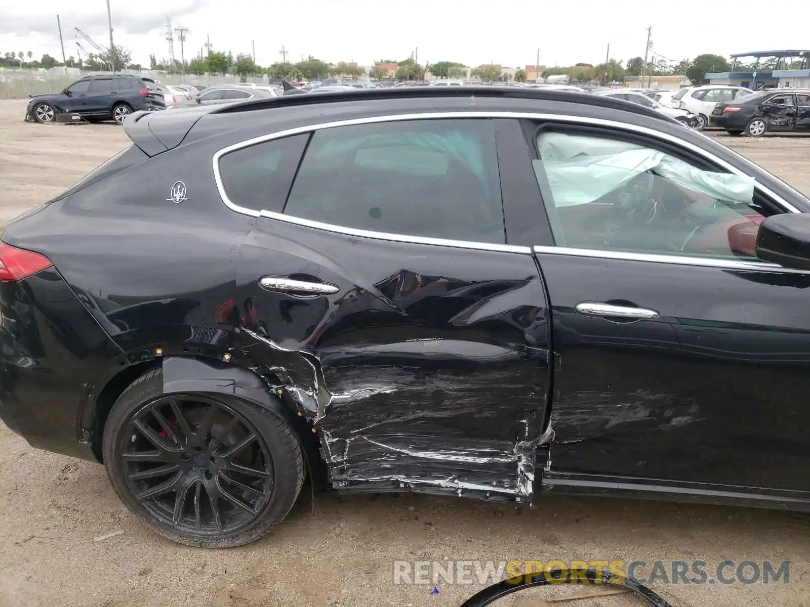 9 Photograph of a damaged car ZN661YUS0KX309798 MASERATI ALL MODELS 2019