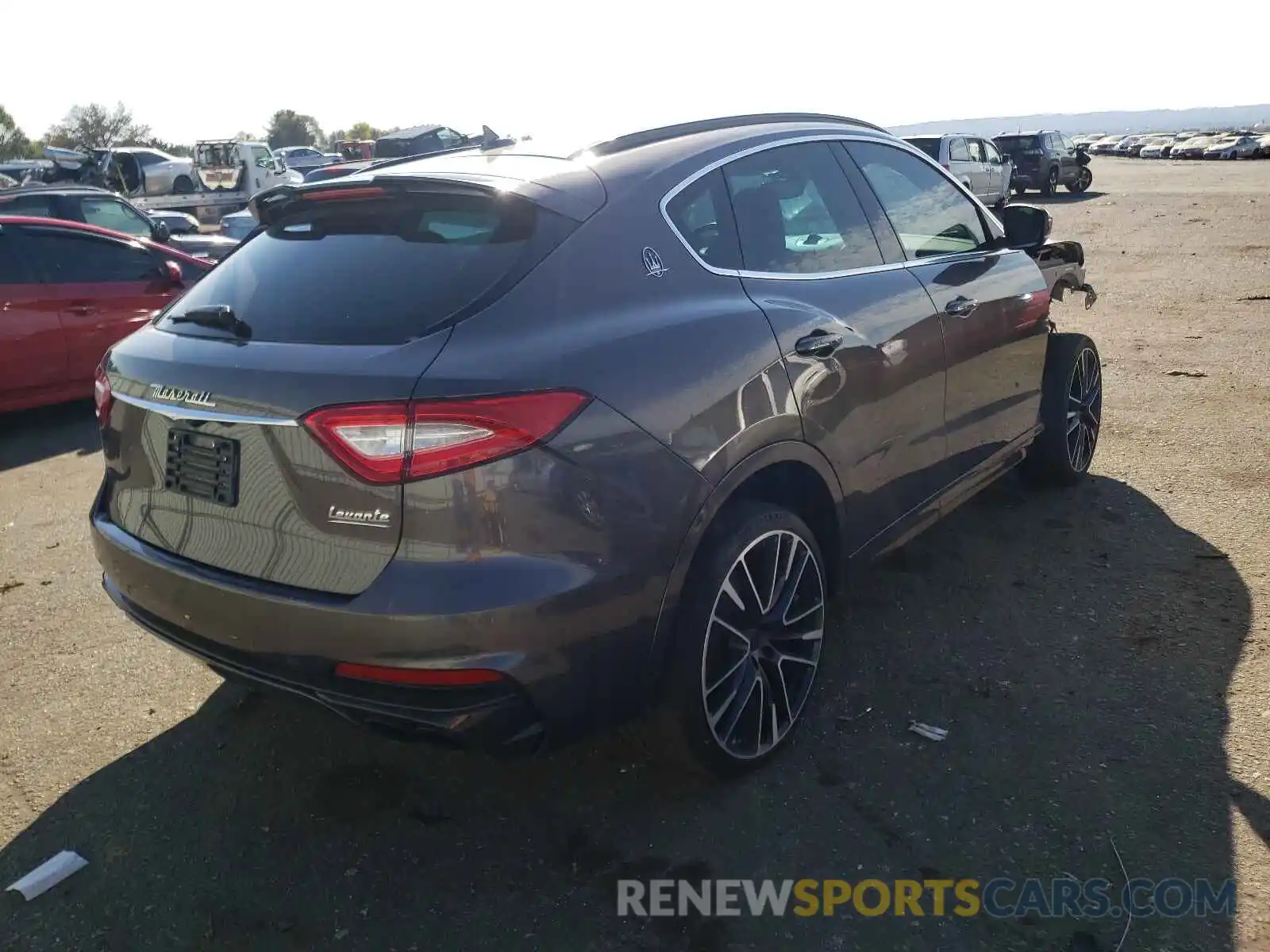 4 Photograph of a damaged car ZN661ZUA4KX323149 MASERATI ALL MODELS 2019