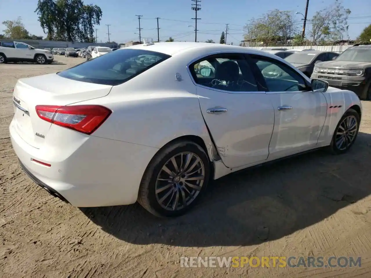 4 Photograph of a damaged car ZAM57XSA0L1344485 MASERATI ALL MODELS 2020