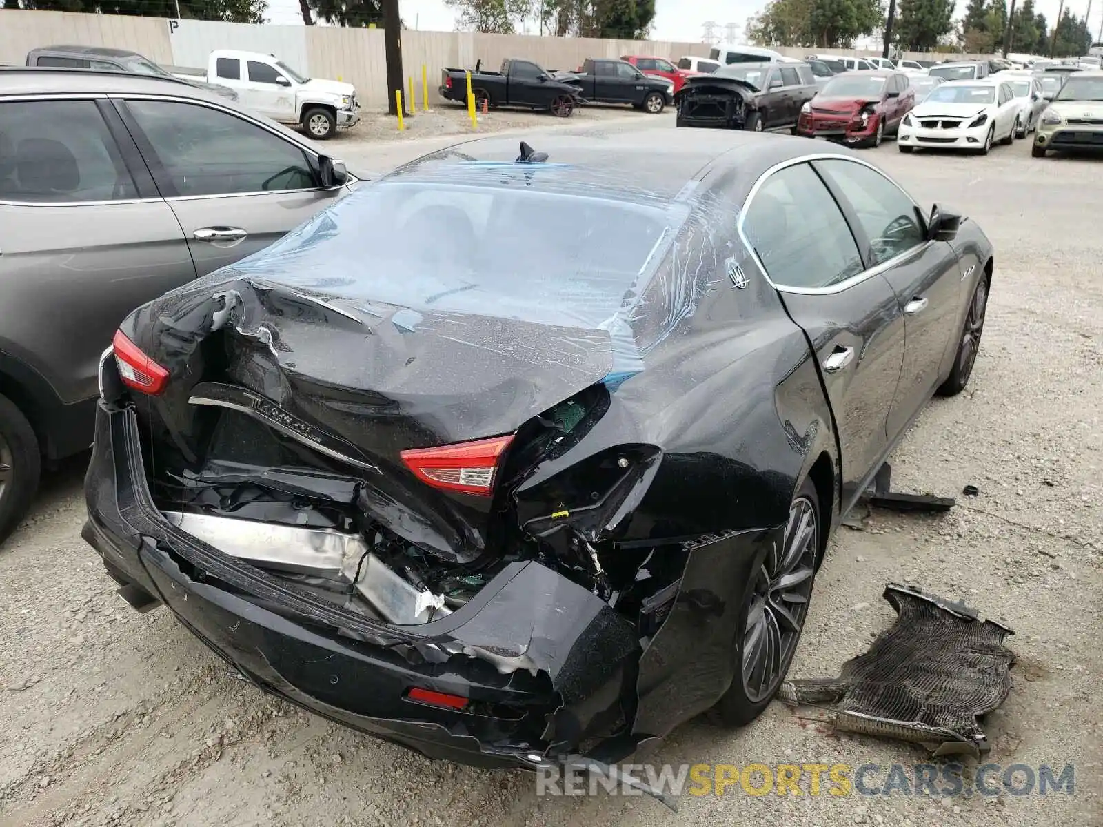 4 Photograph of a damaged car ZAM57XSA3L1356811 MASERATI ALL MODELS 2020