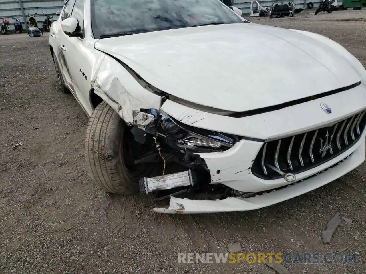 9 Photograph of a damaged car ZAM57XSA9L1352276 MASERATI ALL MODELS 2020