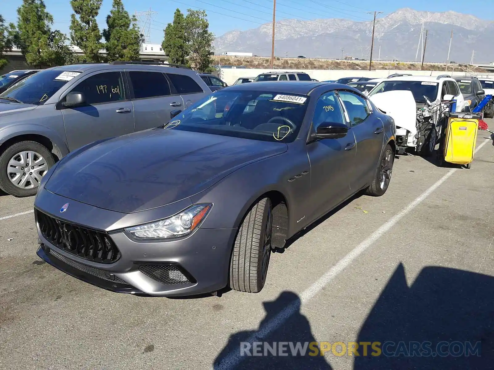 2 Photograph of a damaged car ZAM57YSS8L1343745 MASERATI ALL MODELS 2020