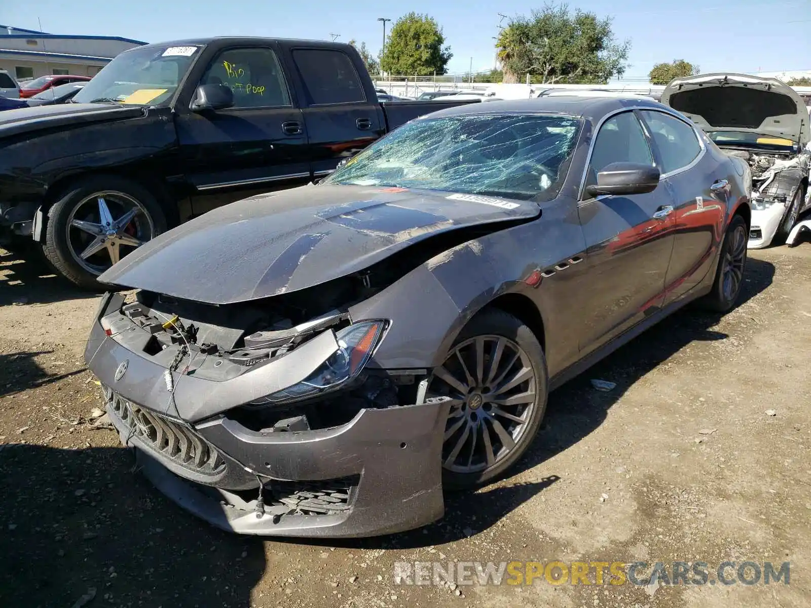 2 Photograph of a damaged car ZAM57YTA2L1344363 MASERATI ALL MODELS 2020