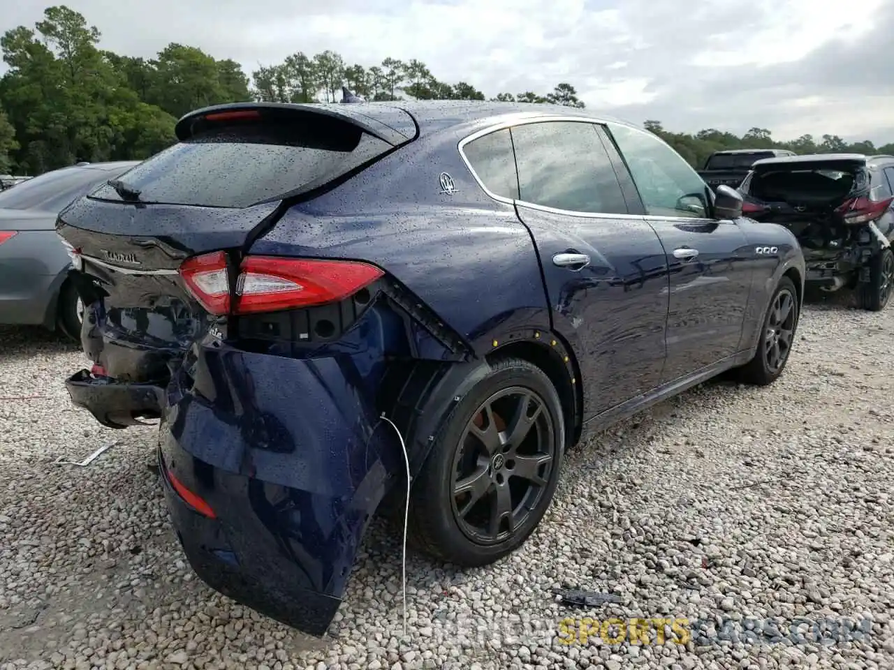 4 Photograph of a damaged car ZN661XUA4LX349899 MASERATI ALL MODELS 2020