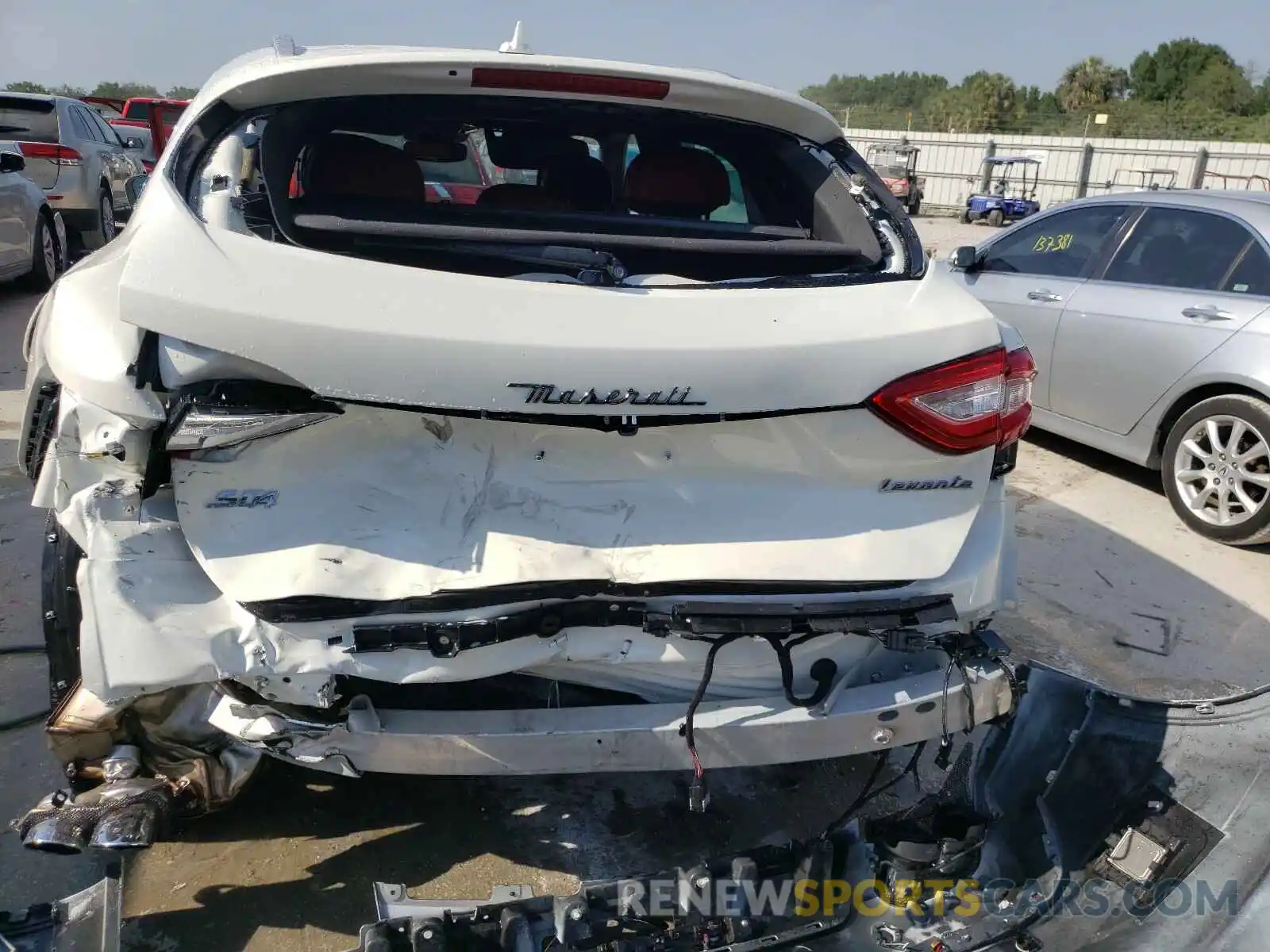 9 Photograph of a damaged car ZN661YUL5LX356335 MASERATI ALL MODELS 2020