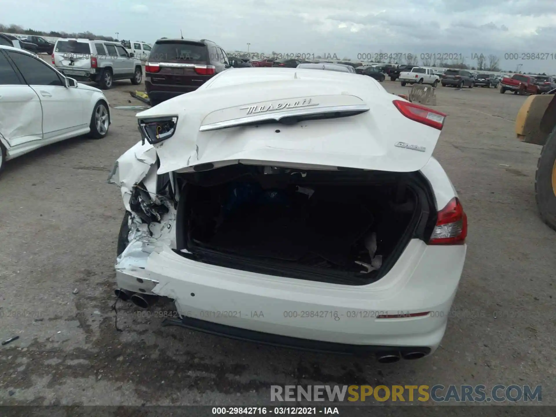 6 Photograph of a damaged car ZAM57XSA5K1314008 MASERATI GHIBLI 2019