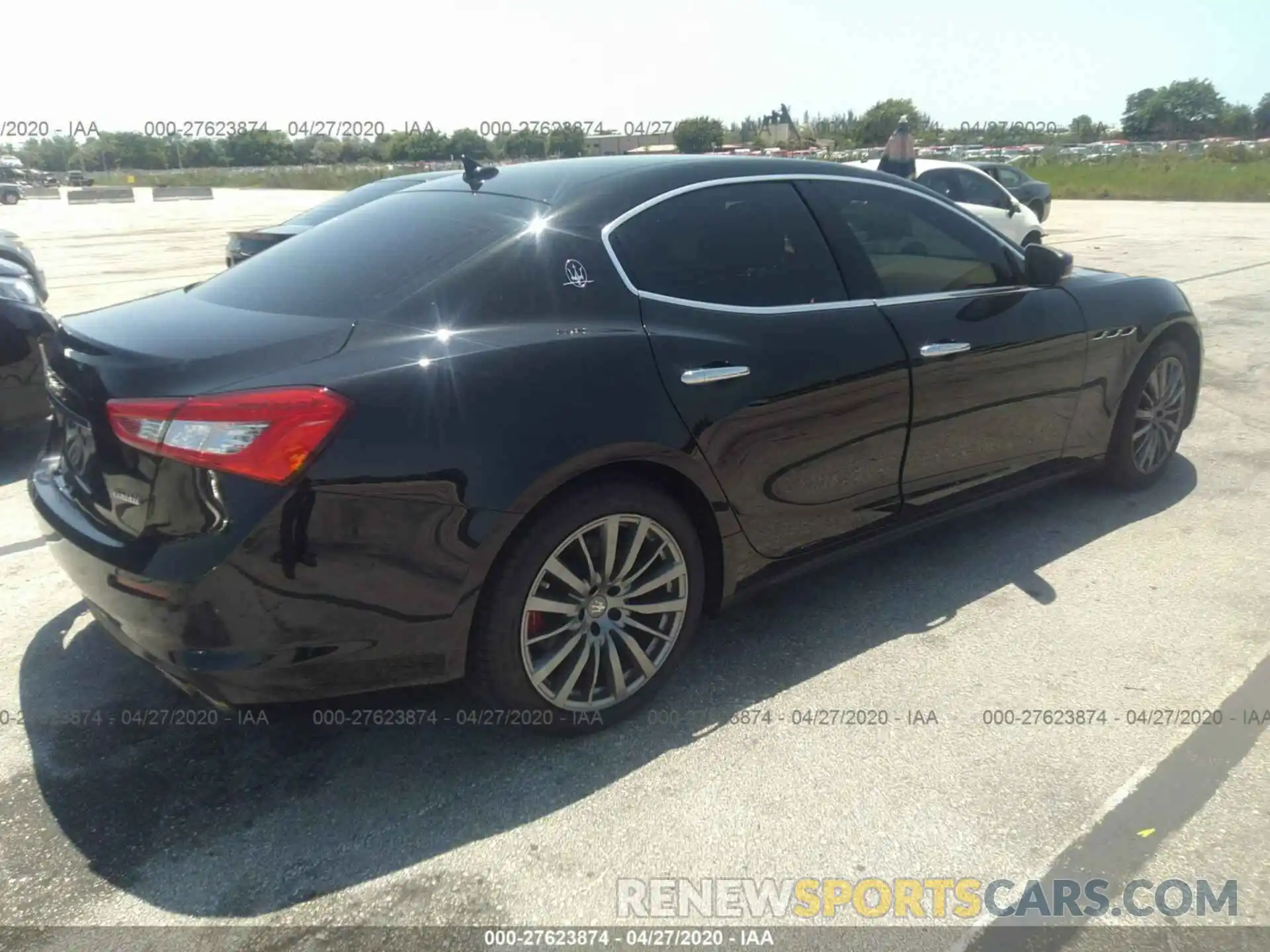 4 Фотография поврежденного автомобиля ZAM57XSA8K1322006 MASERATI GHIBLI 2019