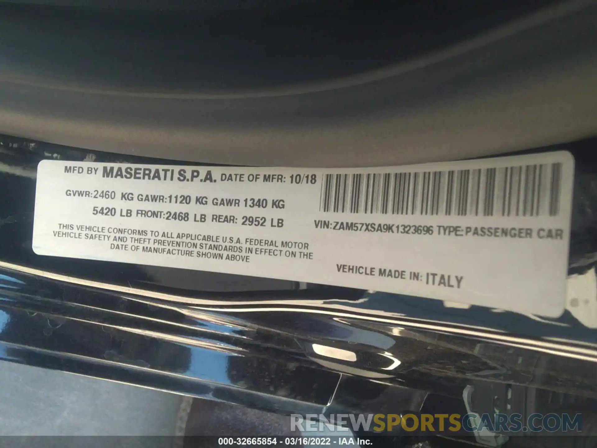 9 Photograph of a damaged car ZAM57XSA9K1323696 MASERATI GHIBLI 2019