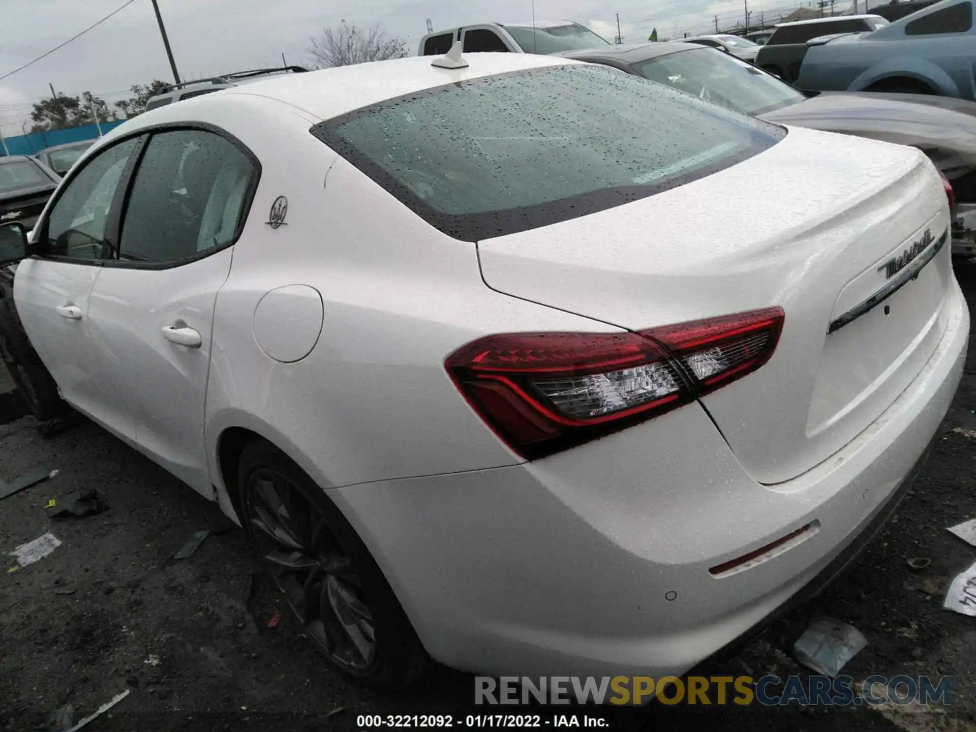 3 Photograph of a damaged car ZAM57XSA9K1332351 MASERATI GHIBLI 2019