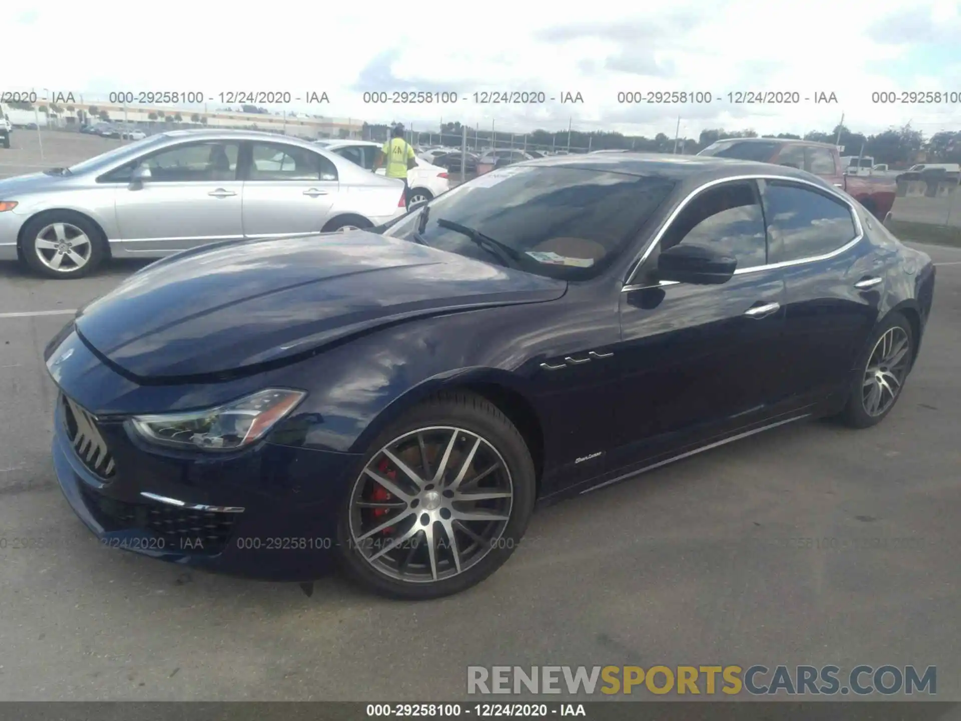 2 Photograph of a damaged car ZAM57XSL2K1339613 MASERATI GHIBLI 2019