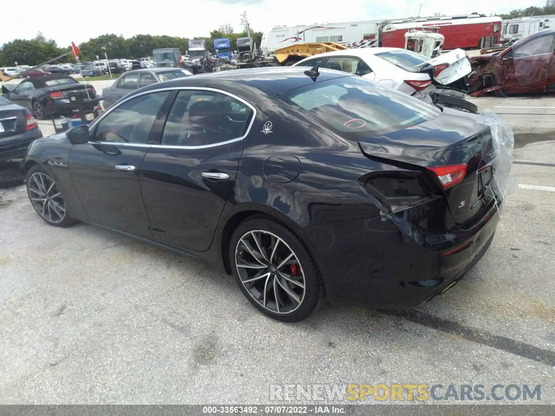 3 Photograph of a damaged car ZAM57YSAXK1315483 MASERATI GHIBLI 2019