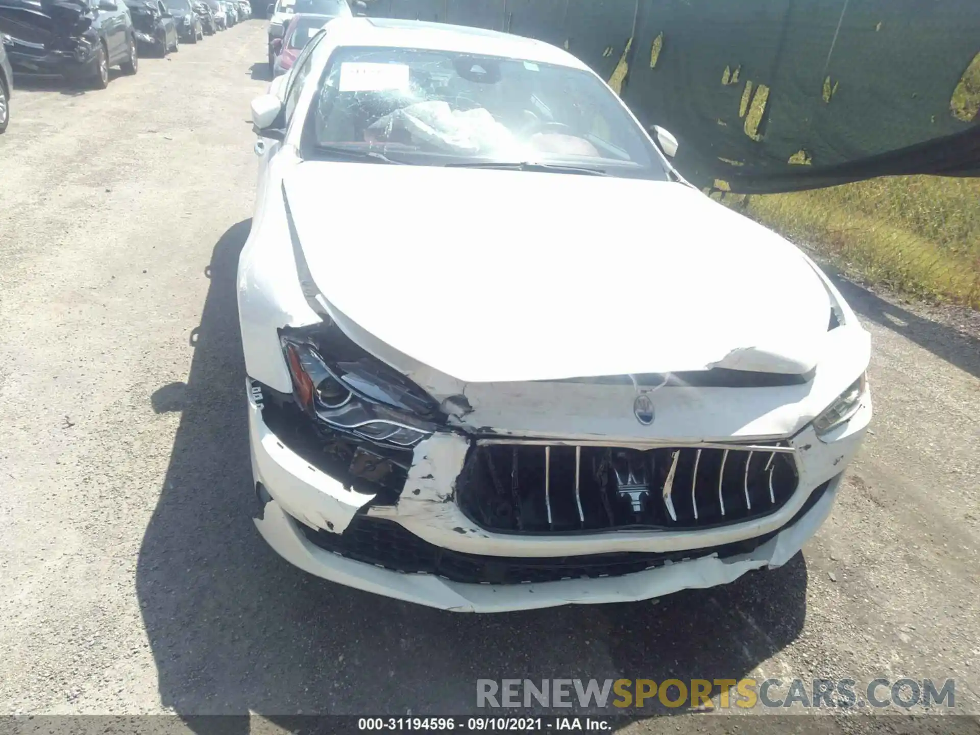 6 Photograph of a damaged car ZAM57YSAXK1318416 MASERATI GHIBLI 2019