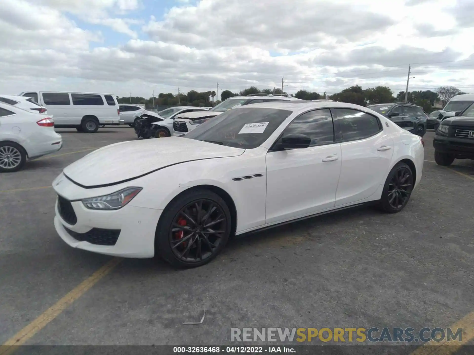 2 Photograph of a damaged car ZAM57YSAXK1323616 MASERATI GHIBLI 2019