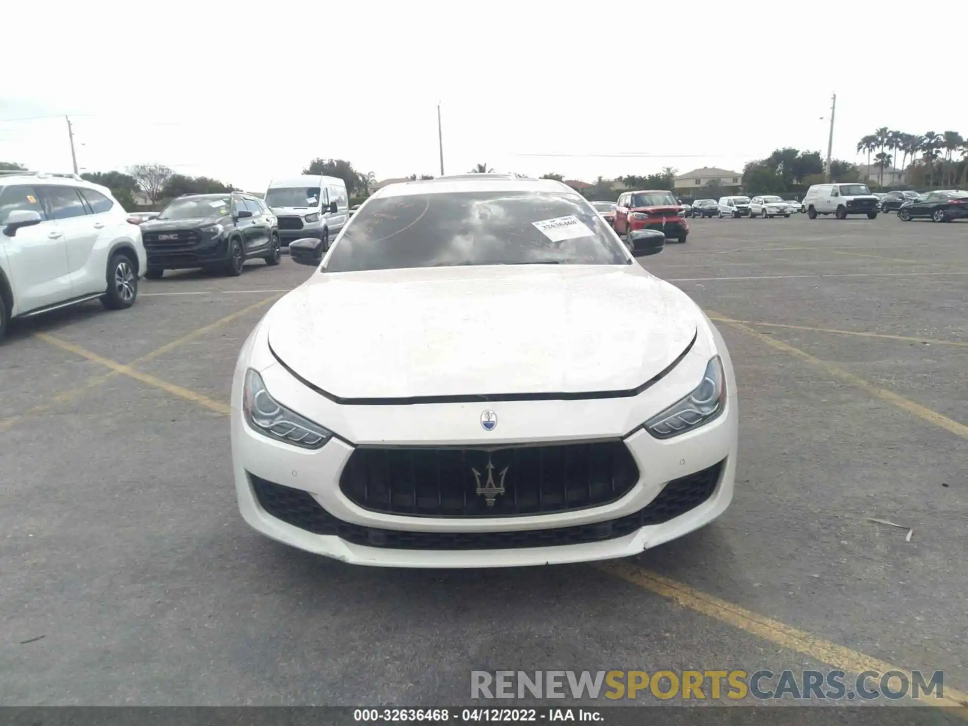 6 Photograph of a damaged car ZAM57YSAXK1323616 MASERATI GHIBLI 2019