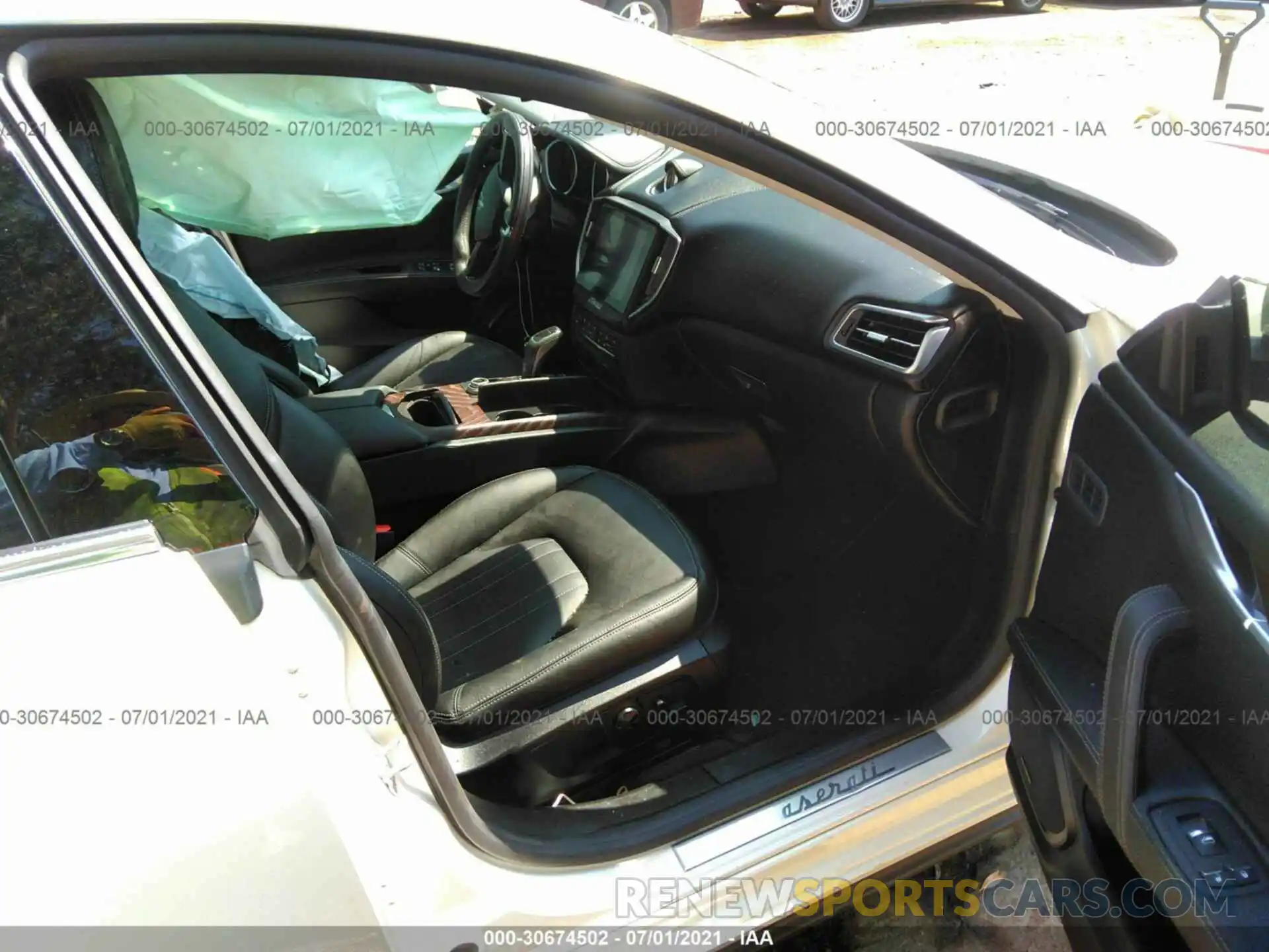 5 Photograph of a damaged car ZAM57YTA0K1336504 MASERATI GHIBLI 2019