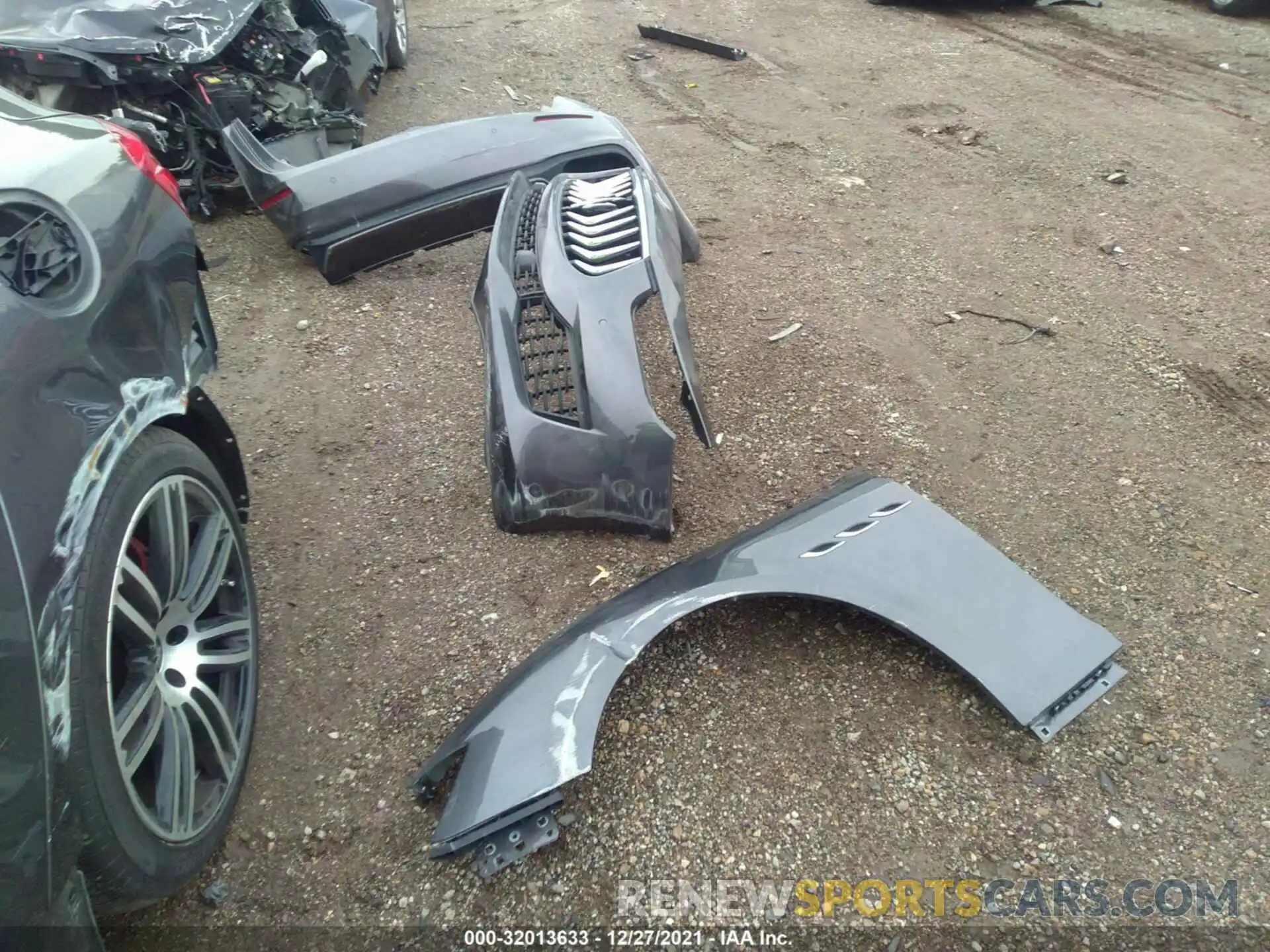 12 Photograph of a damaged car ZAM57YTL9K1309867 MASERATI GHIBLI 2019