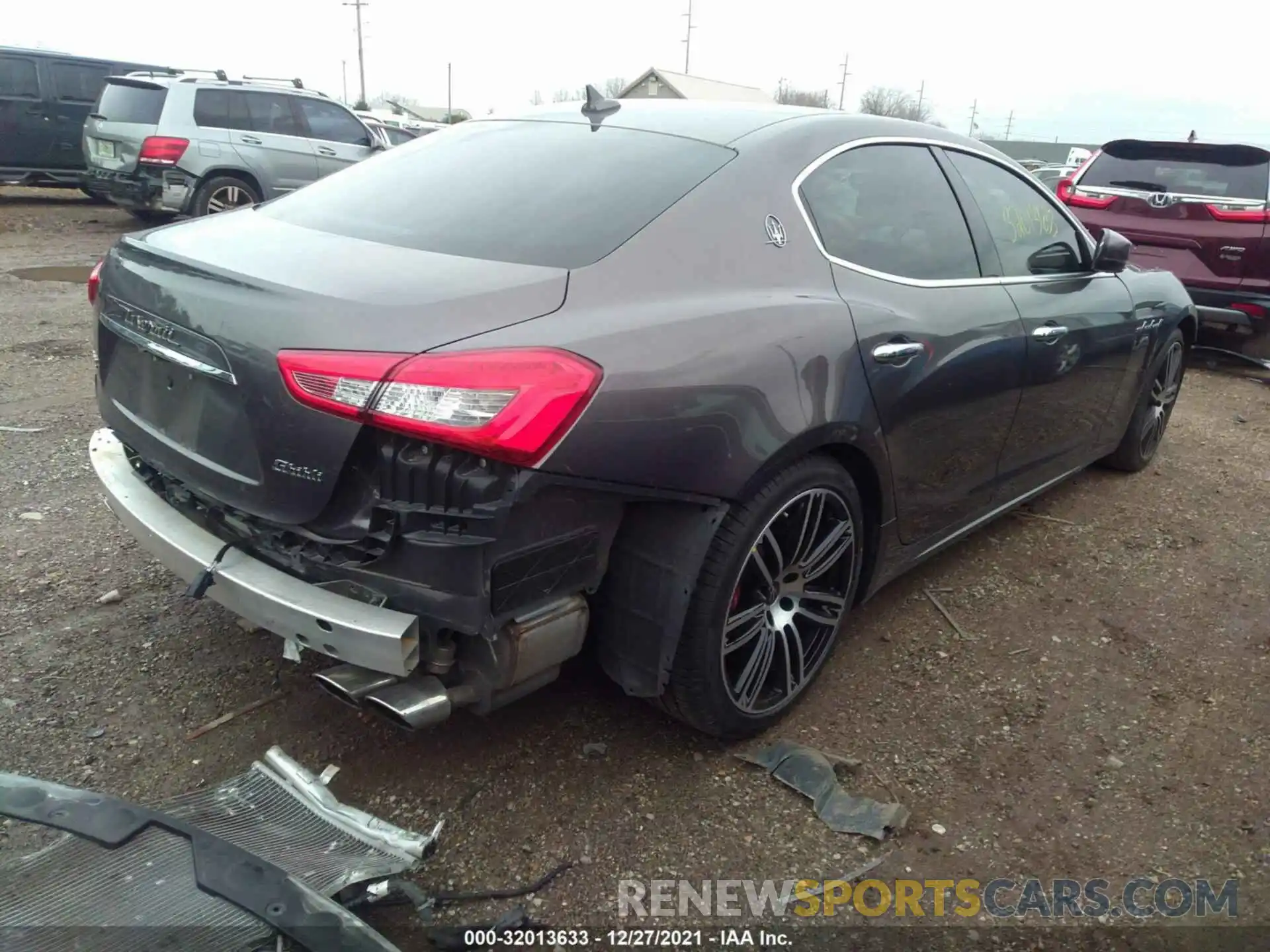 4 Photograph of a damaged car ZAM57YTL9K1309867 MASERATI GHIBLI 2019