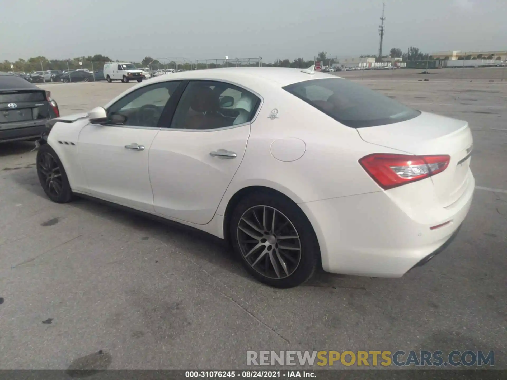 3 Photograph of a damaged car ZAM57XSA1L1356676 MASERATI GHIBLI 2020