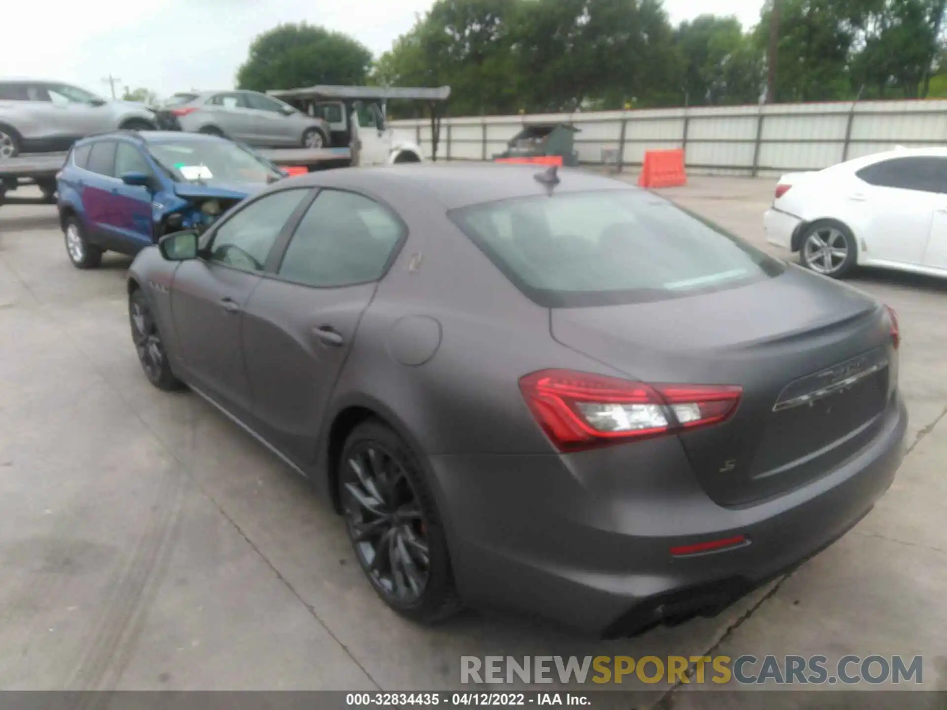 3 Photograph of a damaged car ZAM57YSS7L1343736 MASERATI GHIBLI 2020