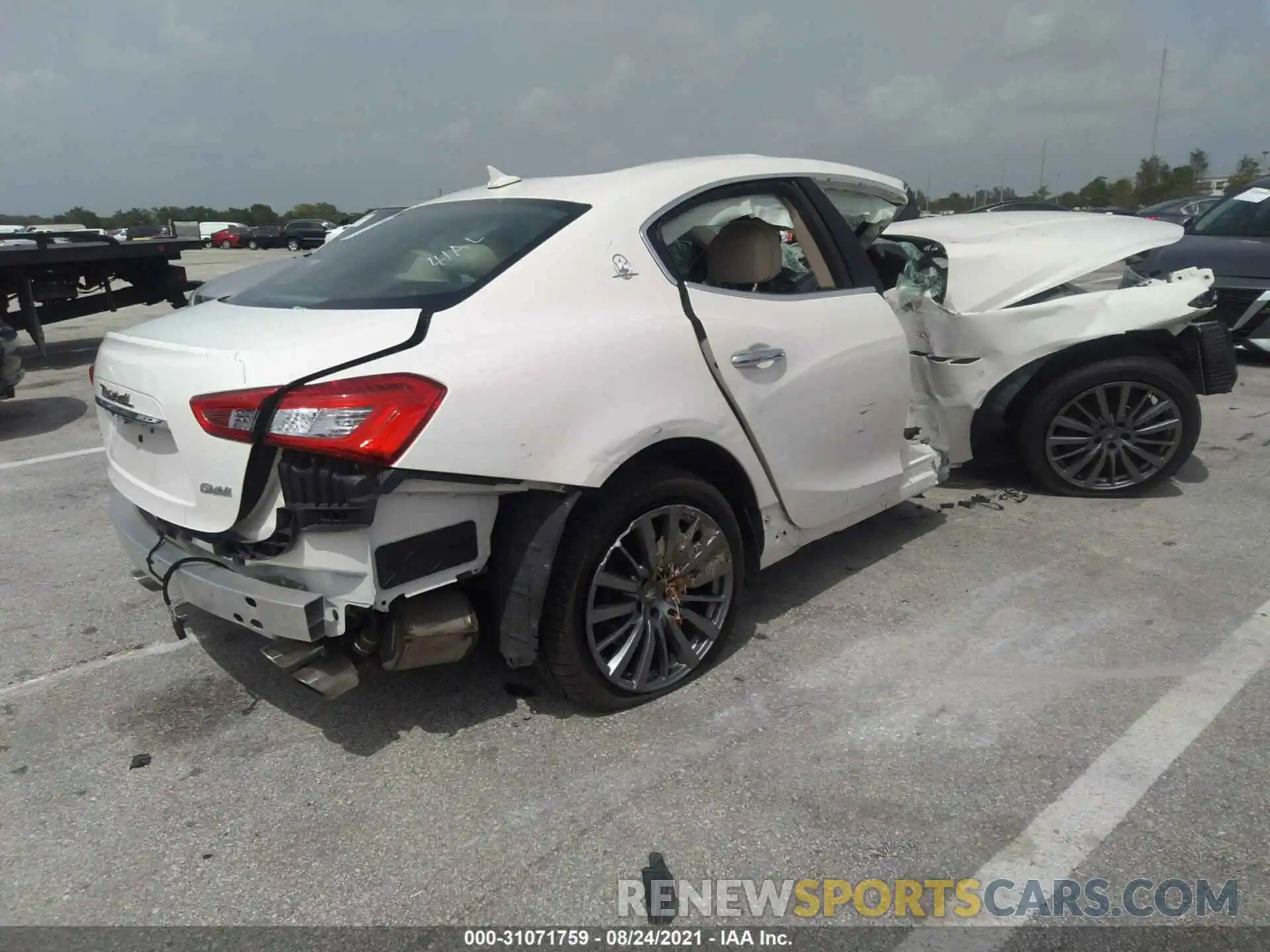 4 Photograph of a damaged car ZAM57YTA1L1345102 MASERATI GHIBLI 2020